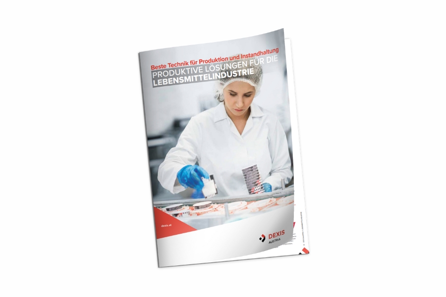 Cover einer Broschüre mit dem Titel „Produktive Lösungen für die Lebensmittelindustrie“, auf der eine Person in Laborkittel und Haarnetz zu sehen ist, die mit blauen Handschuhen Gegenstände hantiert. Der weiße Hintergrund ergänzt das DEXIS-Logo unten.